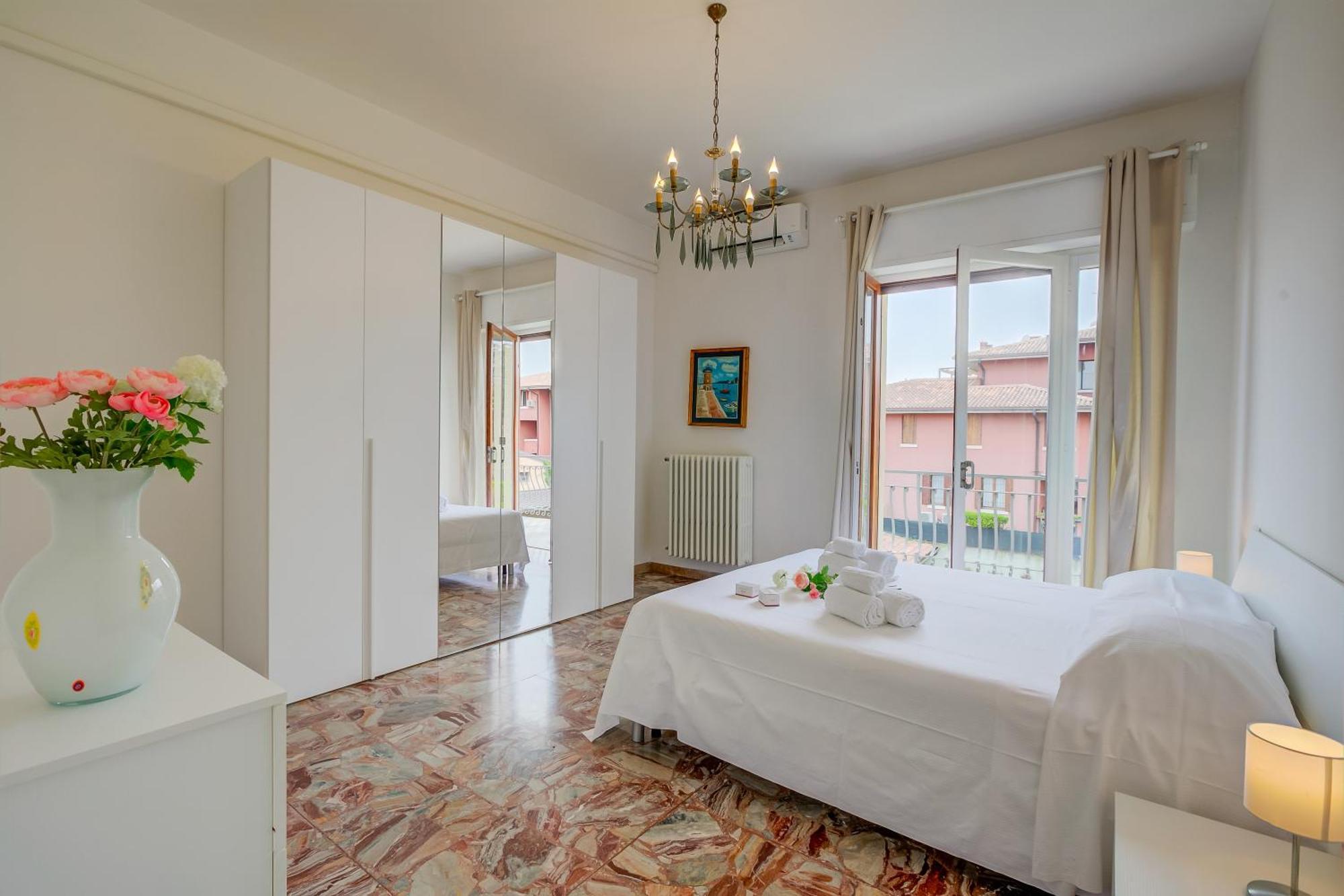 Casa Milly - Happy Rentals Desenzano del Garda Dış mekan fotoğraf