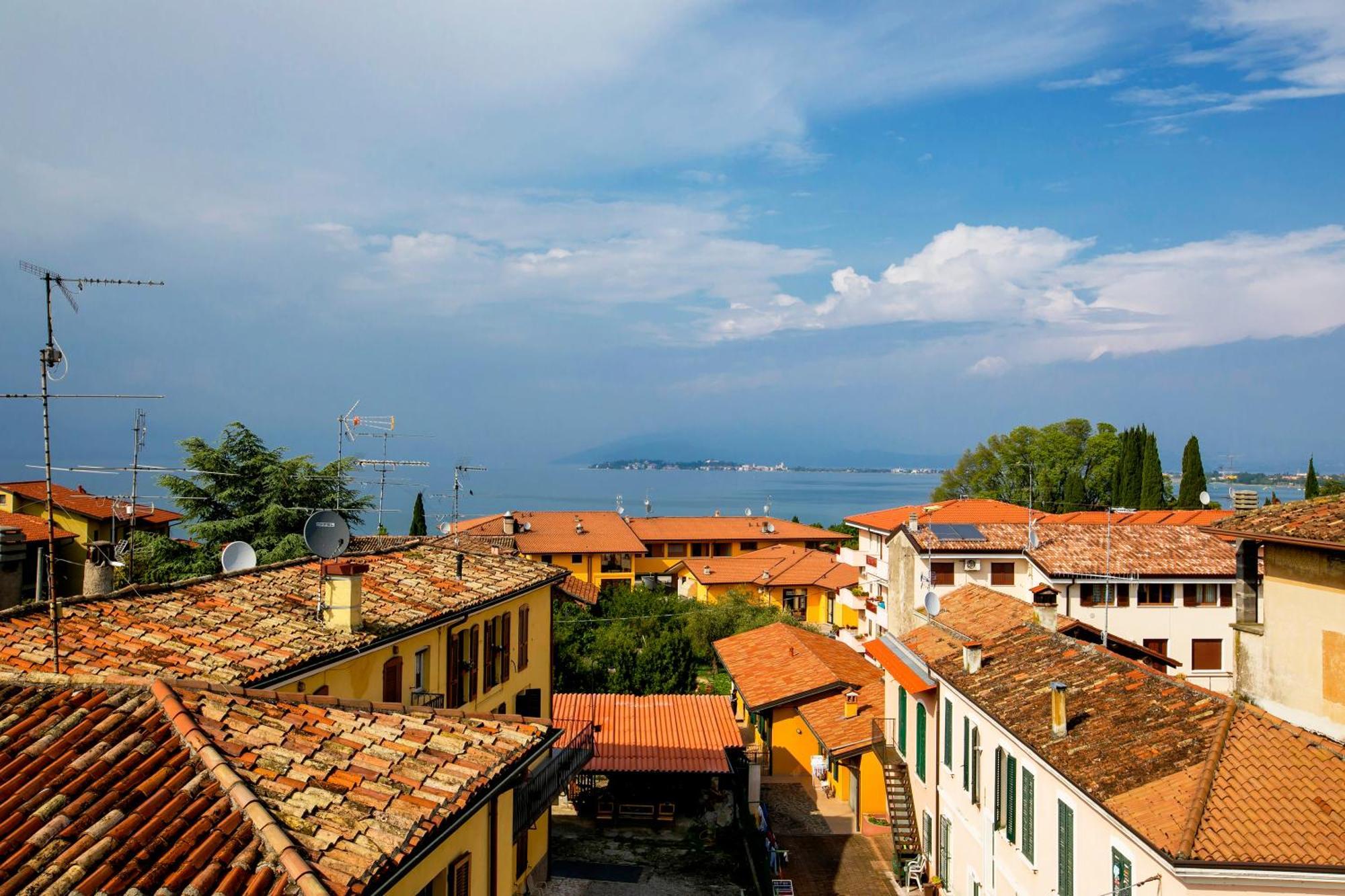 Casa Milly - Happy Rentals Desenzano del Garda Dış mekan fotoğraf
